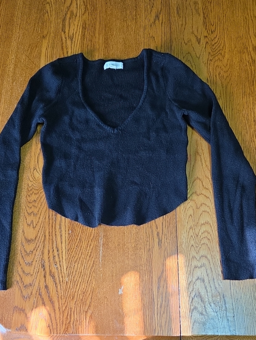 La Hearts Black V-Neck Cropped Long Sleeve Top